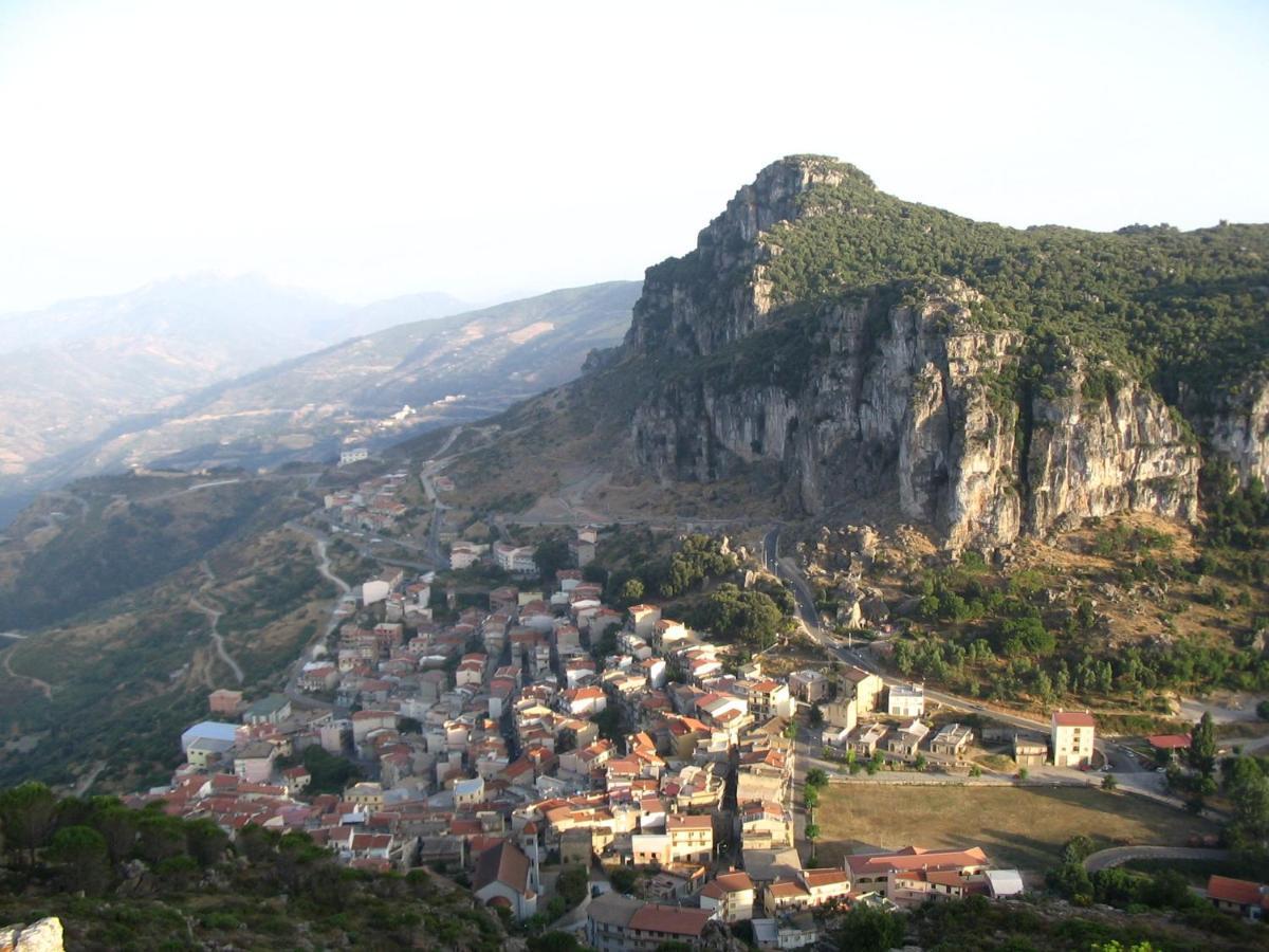 Fontana Seri Ulassai Bagian luar foto