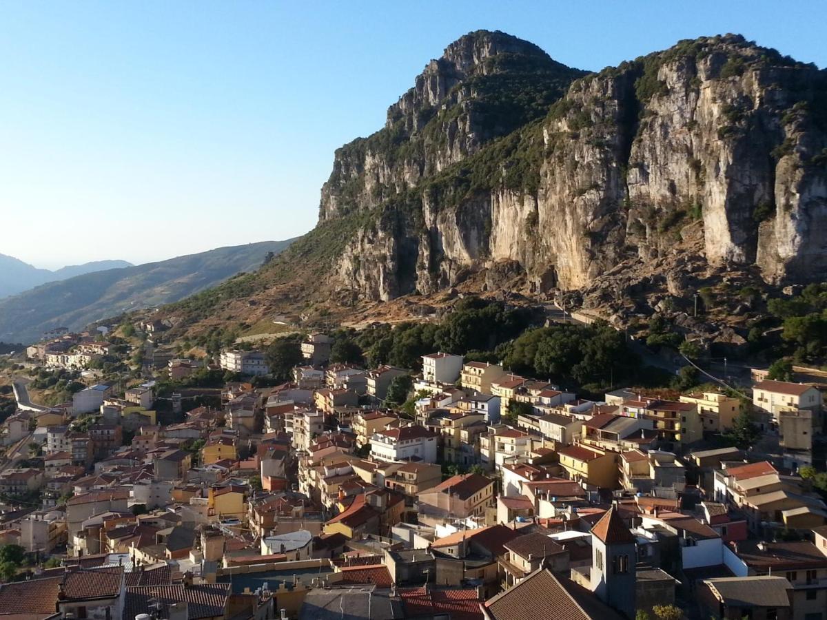 Fontana Seri Ulassai Bagian luar foto